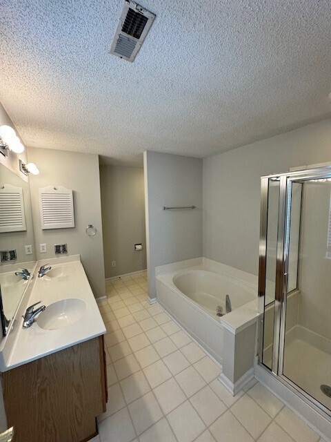 Building Photo - Charming 4-Bedroom Home