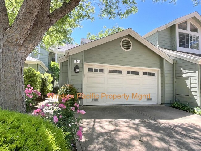 Primary Photo - Wonderful Townhome In Walnut Creek Near He...
