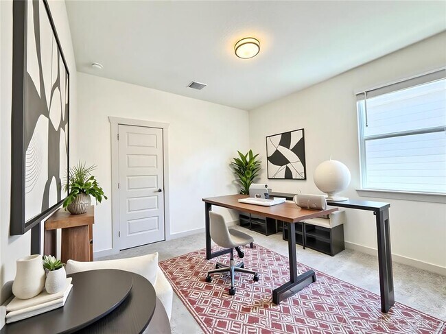 Building Photo - 2000 Daleside Ln