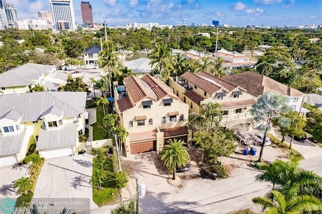 Building Photo - 612 SW 8th Ave