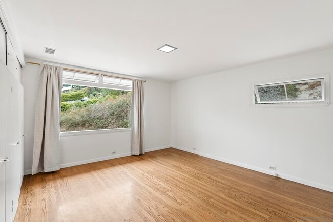 Building Photo - 1703 Castellana Rd