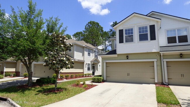 Building Photo - 8702 Ribbon Falls Ln