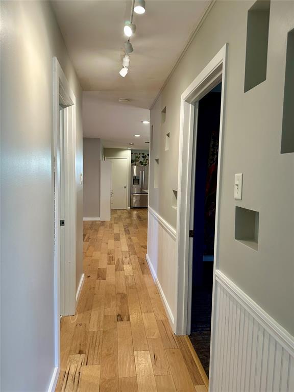 Building Photo - 2507 East Side Dr