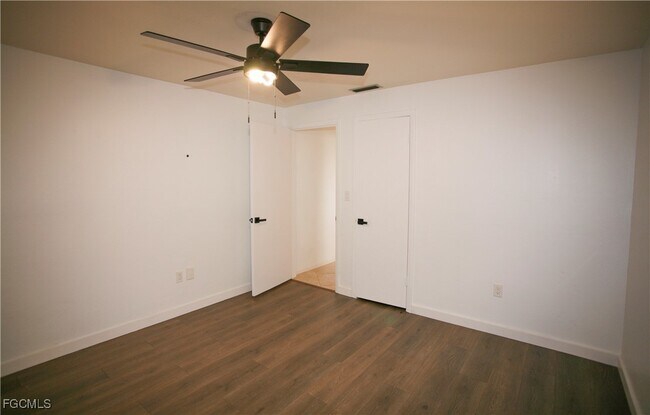 Building Photo - 1525 Covington Cir E