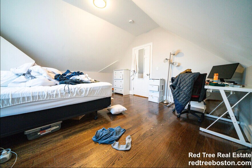 Building Photo - 91 Hillside St