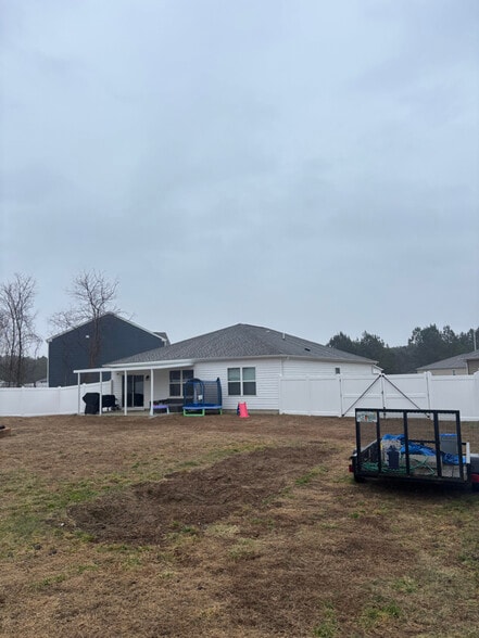 Building Photo - 1612 Liam Dr