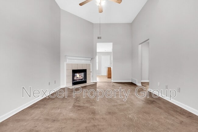 Building Photo - 2932 Churchwell Dr