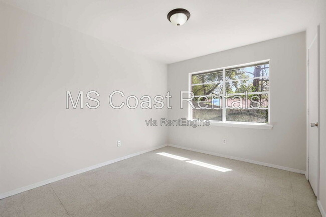 Building Photo - 16205 Seville Ct