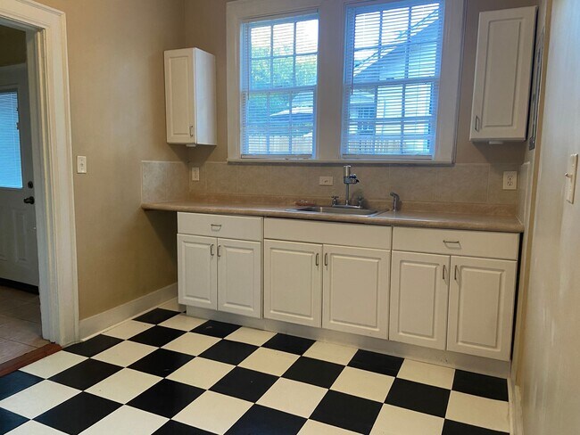 Building Photo - YELLOWBUNNY- 3352/3354-MONTEZUMA DUPLEX-CAMELIA-255/256