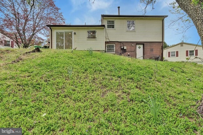 Building Photo - 6809 Sisalbed Dr