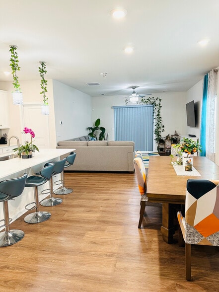 Building Photo - 5819 Soft Shell Dr