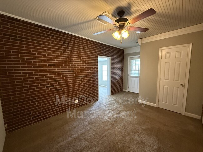 Building Photo - 265 Butler Rd