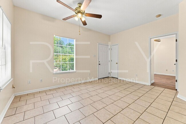 Building Photo - 2908 Whisper Oaks Ln