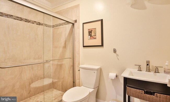 Building Photo - 6329 Linway Terrace