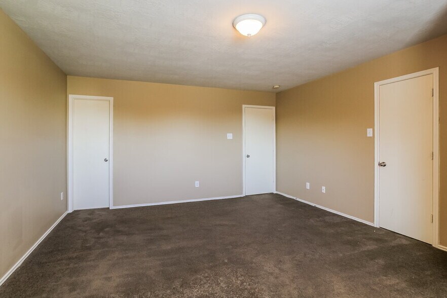 Building Photo - 21211 Linden House Ct