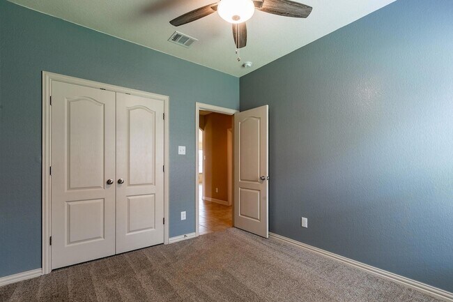 Building Photo - 118 Wallin Farms Dr