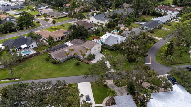 Building Photo - Spacious 5-Bed, 4-Bath Sarasota Home with ...