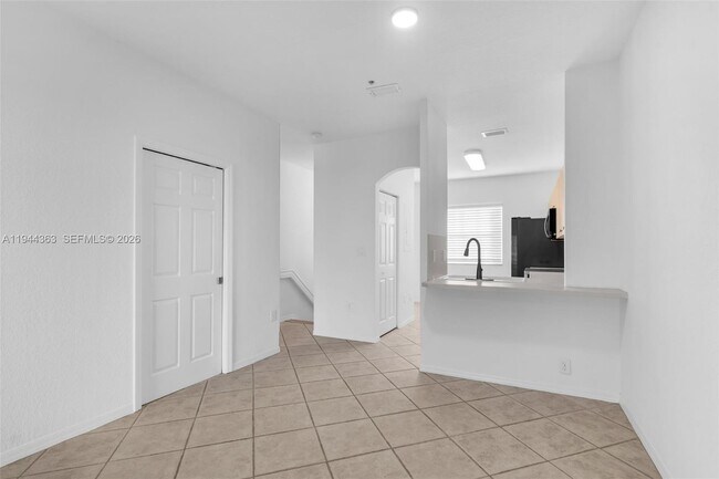 Building Photo - 5670 NW 116th Ave