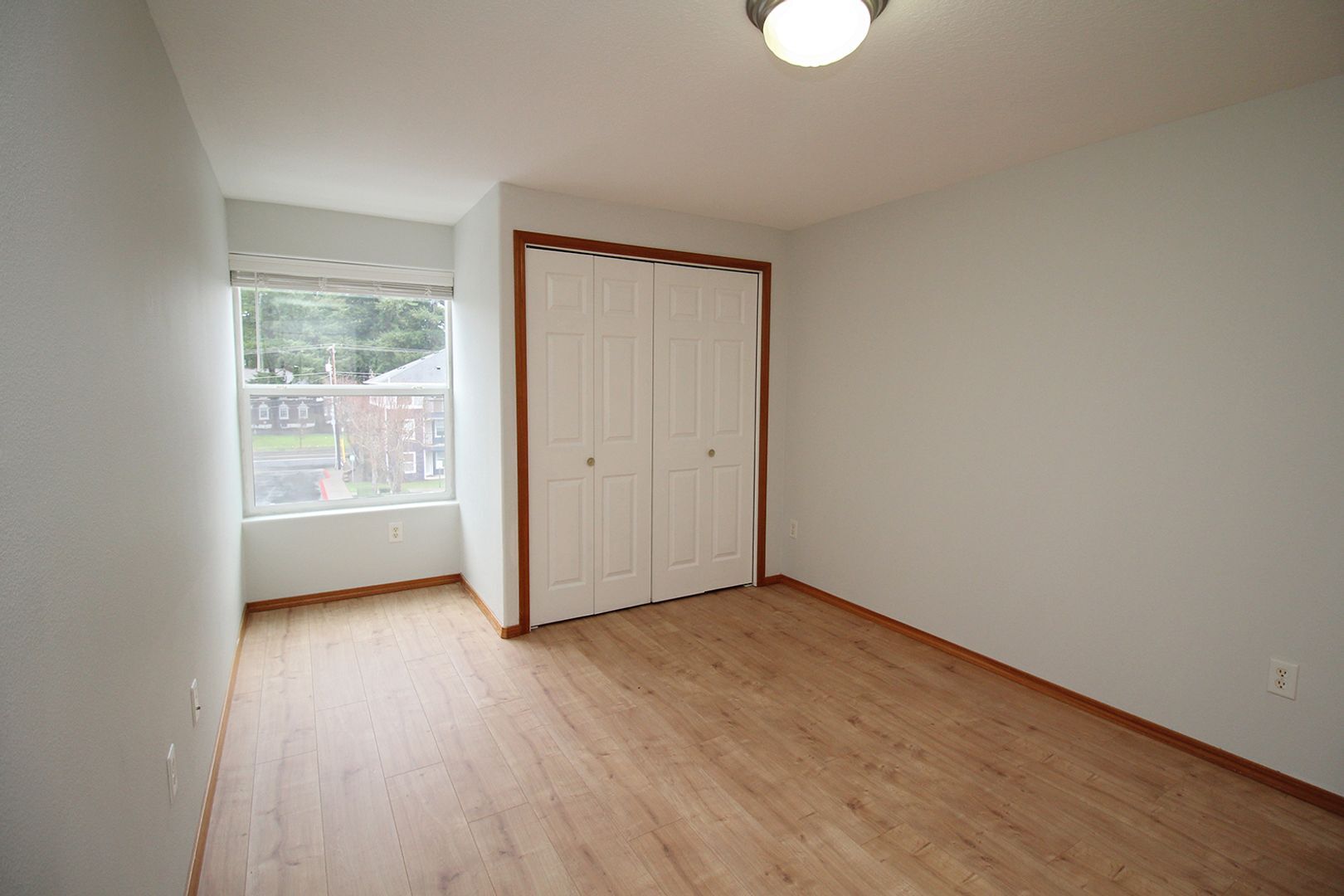 Building Photo - 683 NE 162nd Ave