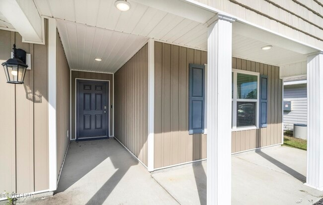 Building Photo - 112 Red Bay Rd