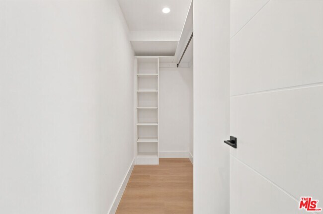 Building Photo - 1159 N Formosa Ave