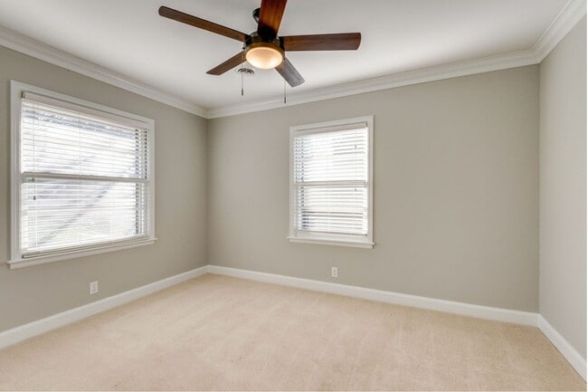 Building Photo - Spacious Green Hills Retreat | 3–4BR, 3BA ...