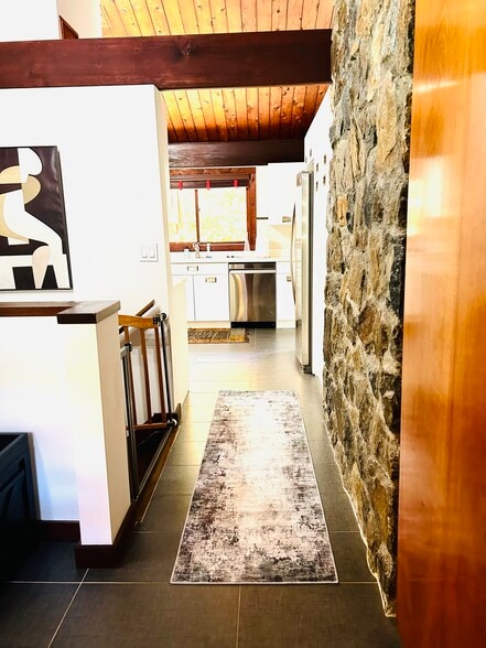 Hallway - 16 Park Hill Ter