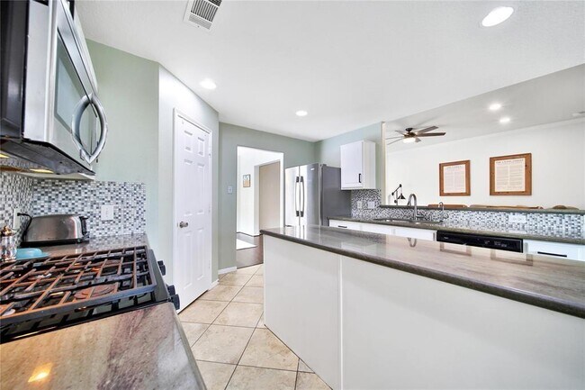 Building Photo - 21403 Hadrian Dr