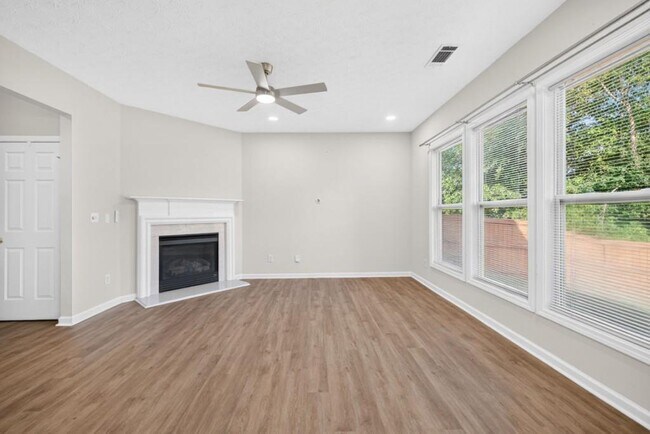 Building Photo - 4379 Annlette Dr NW