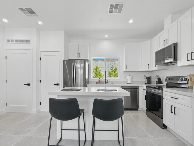 Building Photo - 2197 Jacques Dr