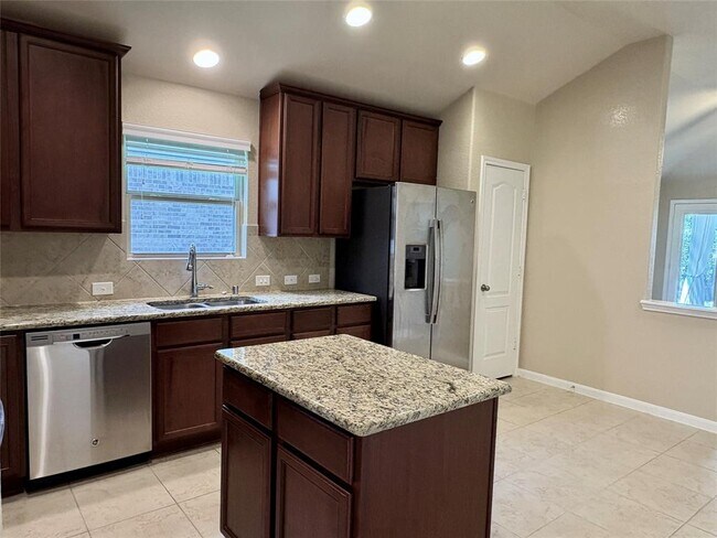 Building Photo - 23806 Willow Haven Dr