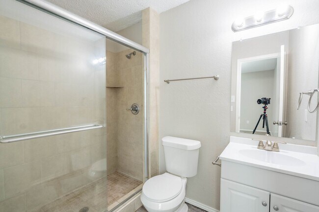 Building Photo - 3 Bed | 1 Bath in West Tulsa!