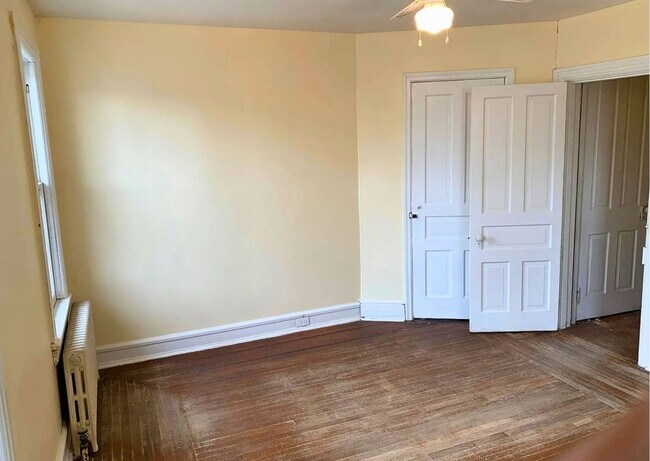 Building Photo - 3 Bedroom 1 Bath Twin in Coatesville