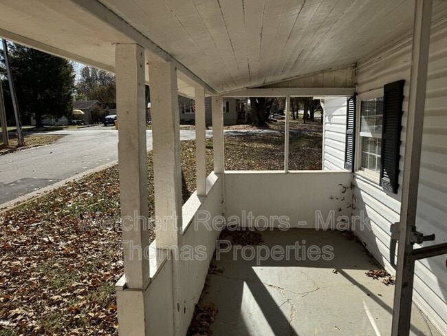 Primary Photo - 1403 Elm St