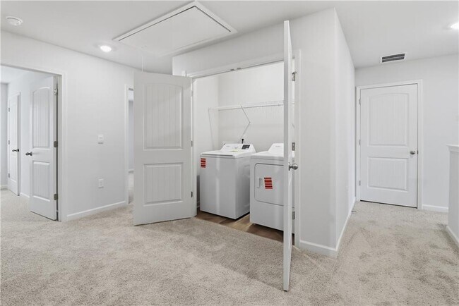 Building Photo - 56 Berryville Dr
