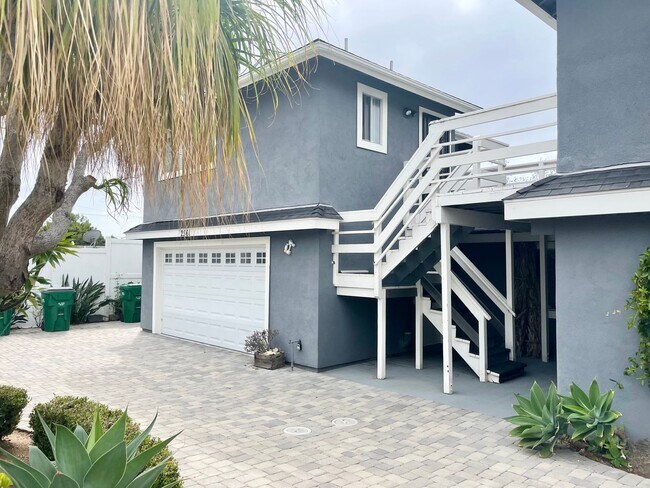 Building Photo - Spacious Studio near Carlsbad Village!