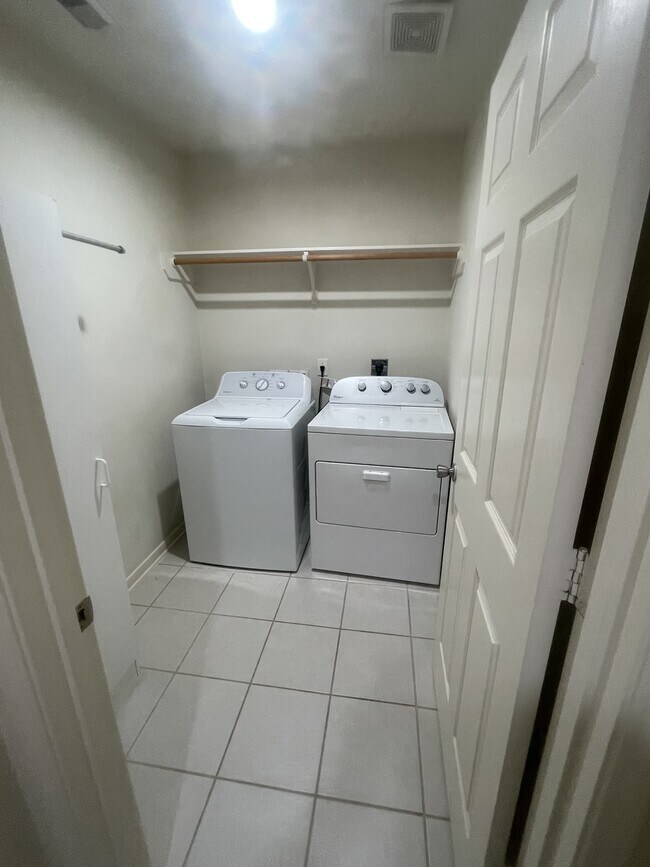 Building Photo - 4307 Sunflower Creek Ln