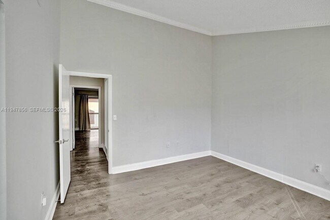 Building Photo - 10102 SW 77th Ct