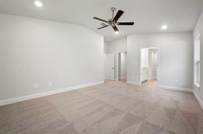 Building Photo - 5202 Vespera St