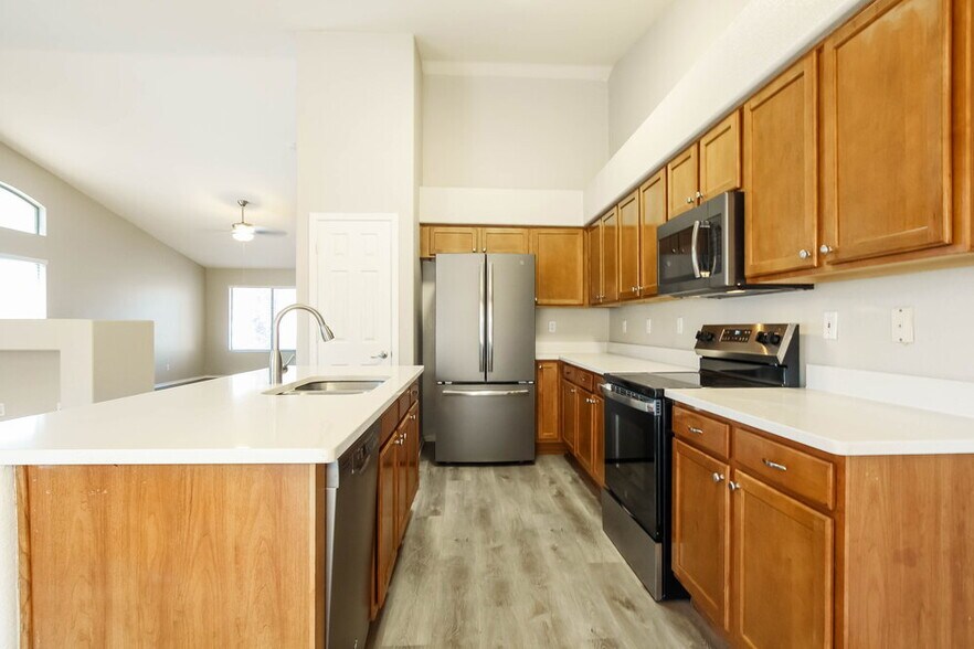 Building Photo - 10355 W Sunflower Pl