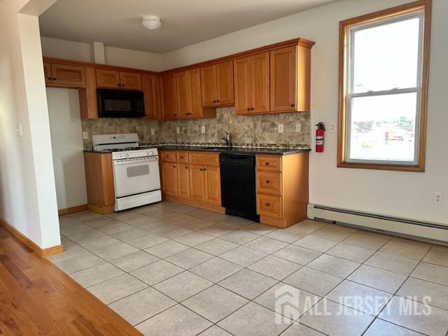 Building Photo - 321 Pershing Ave