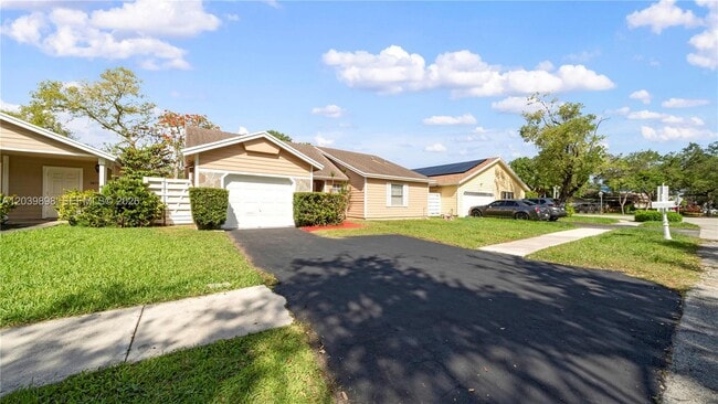 Building Photo - 14780 SW 139th Ct