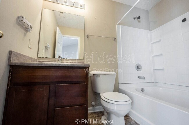 Building Photo - 2781 Grand Fir Dr