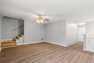 Building Photo - 4439 Townhouse Way