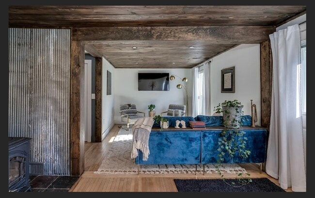 Building Photo - 14047 Military Rd