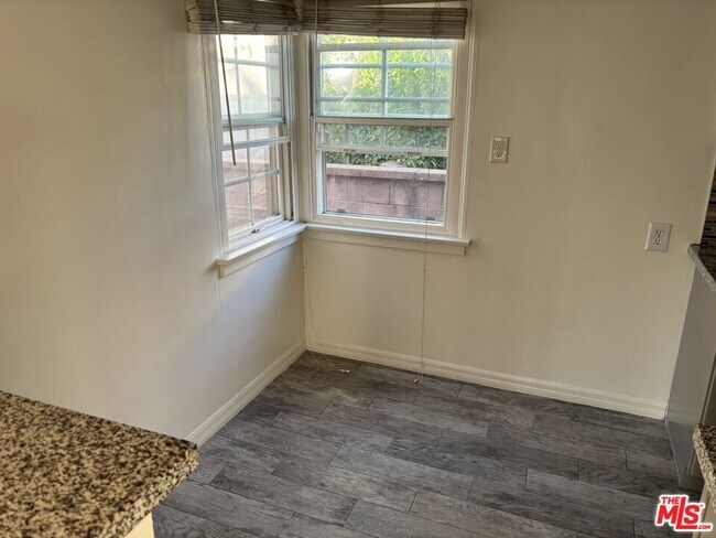 Building Photo - 130 E Hillcrest Blvd