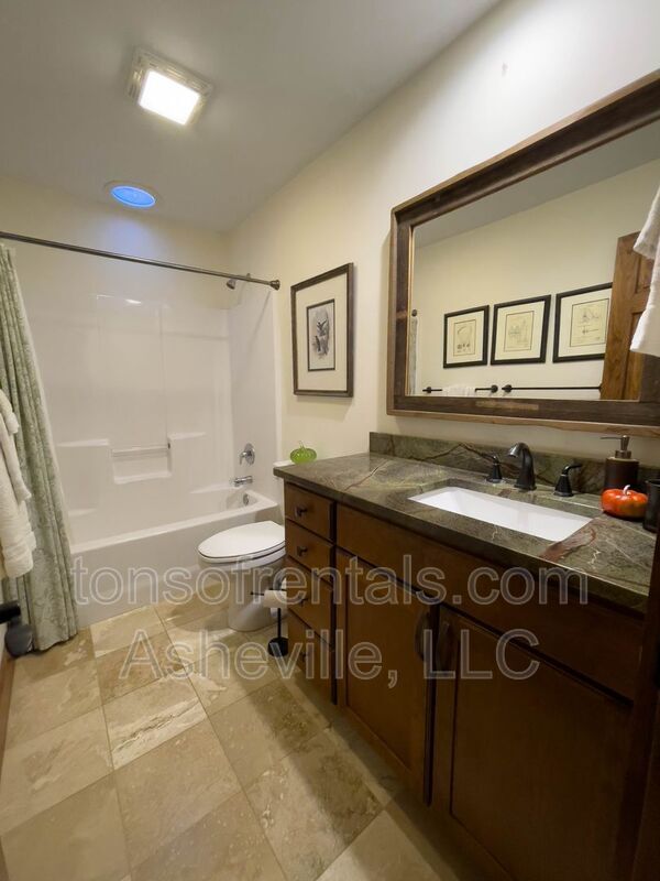 Building Photo - 72 Coma Lk Ln