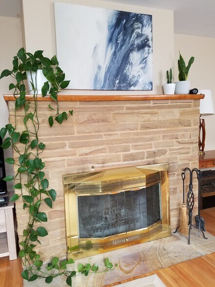 Building Photo - 121 Grove Ave