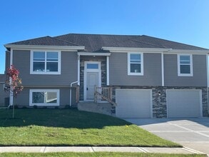 Building Photo - Gorgeous 4 Bedroom Split Level Home in Belton!