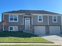 Building Photo - Gorgeous 4 Bedroom Split Level Home in Belton!